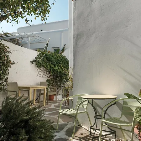 Angela's Guest house 2*