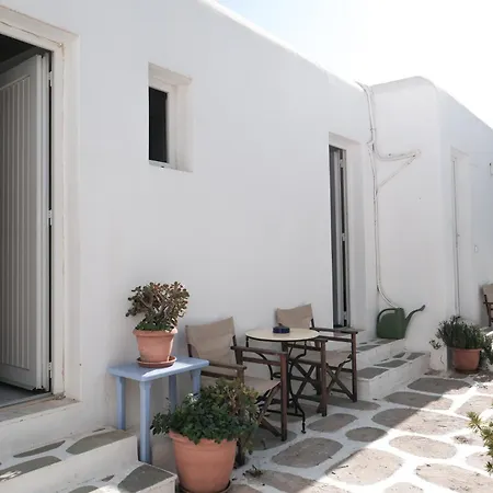 Angela's 2* Mykonos Town
